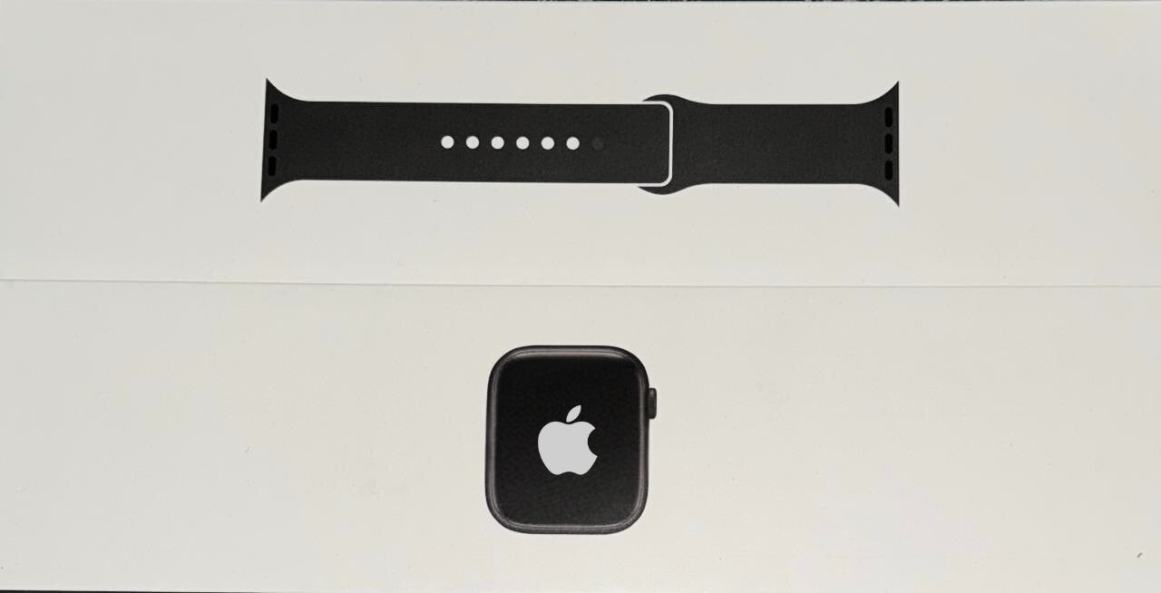 Apple Watch Series 9 – 45mm Space Aluminum Case with Apple Logo